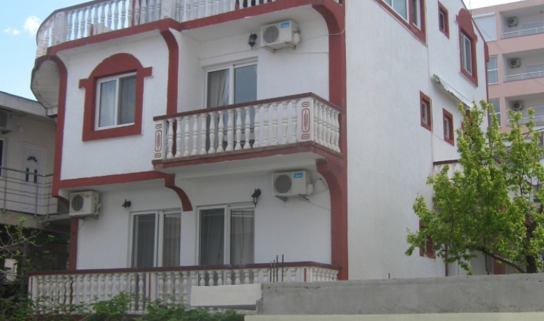 Villa Ponta 30 m vom Meer entfernt, Dobra Voda, Ferienwohnungen