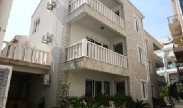 Apartments Franicevic Djuro, Petrovac, Apartments
