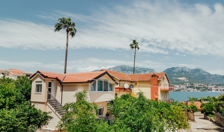 Charmy Studio Lux, Igalo, Apartments