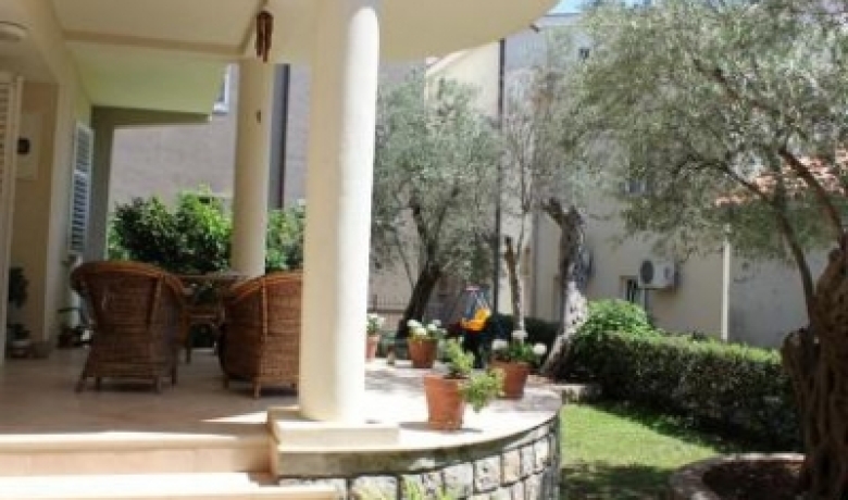 Apartments Srzentic, Petrovac, Apartments