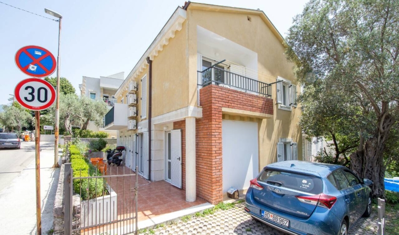 Апартаменты Раданович, Петровац, Apartments