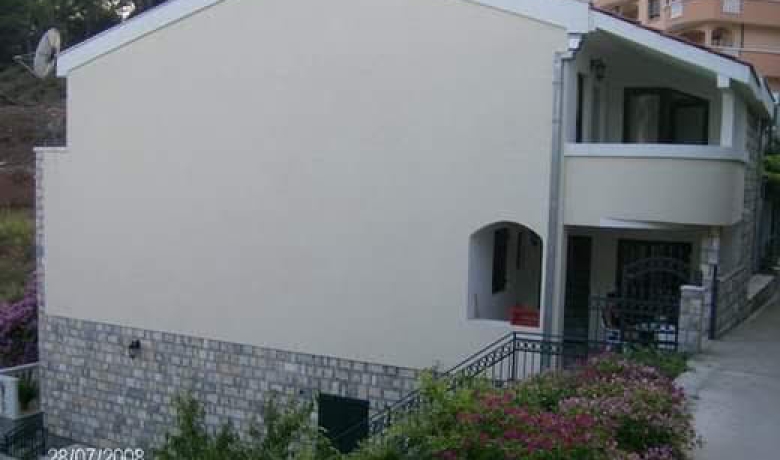 Apartmani Ivanović, Петровац, Apartments