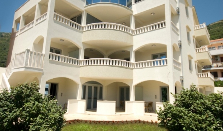 Villa V Lux, Petrovac, Apartmany
