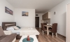 Апартаменты Бельведер с бассейном, Добра-Вода, Apartments